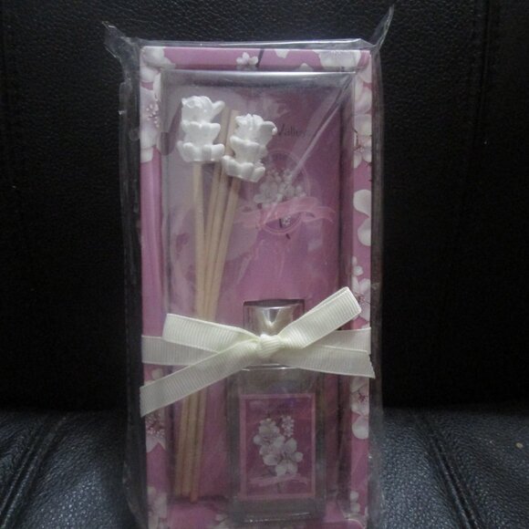 Pretty Valley | Other | Pretty Valley Home Reed Diffuser Set Mini ...